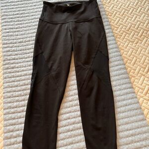 Old Navy Cropped Active Black Go-Dry Leggings